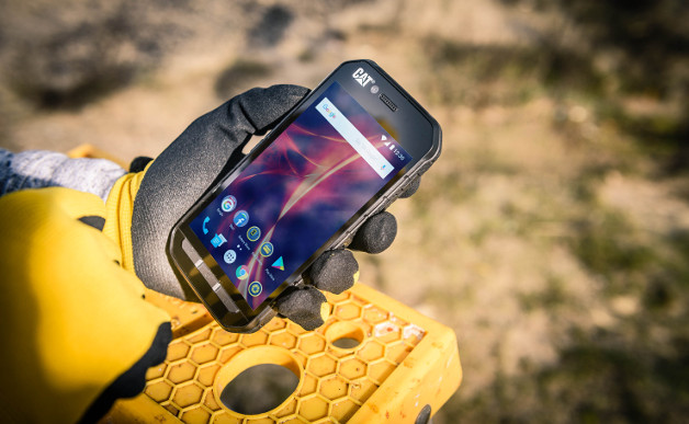 Cresce la domanda globale di smartphone rugged