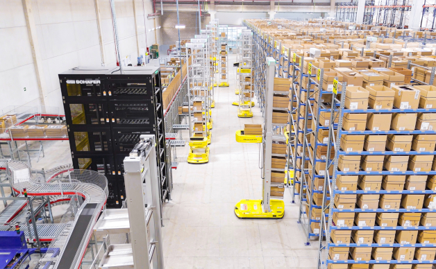 Desigual: l'integrazione del sistema RackBot aumenta le prestazioni