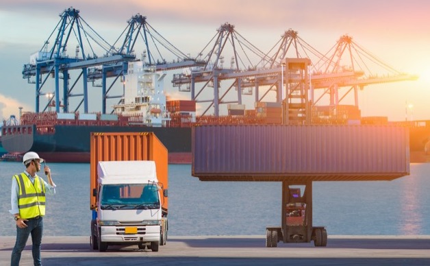 Quali sono le figure professionali che guadagnano di più in un porto commerciale