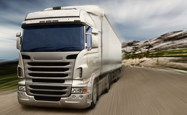 Quali sono i fattori che influenzano lo stipendio di un camionista nella logistica?